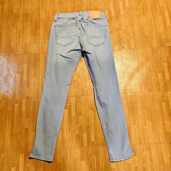 Hollister Skinny Jeans Women’s 28x30 Light Wash Distressed Ripped Stretch Denim - Picture 4 of 5